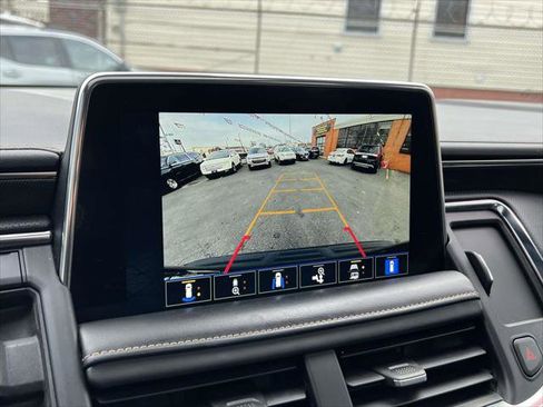 Used 2022 GMC Yukon AT4 w/ Technology Package image 32