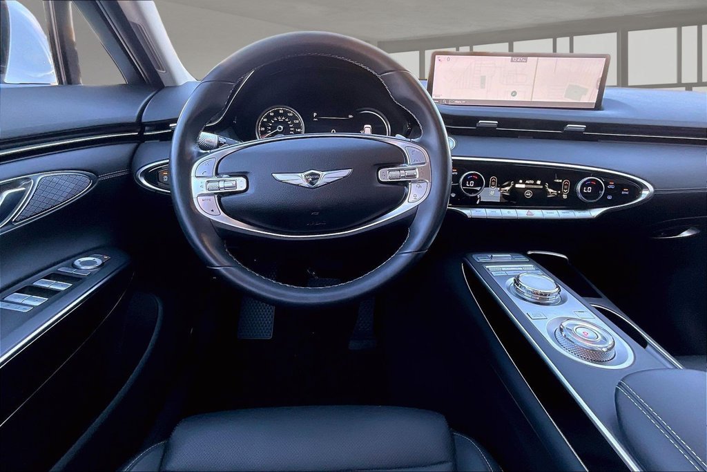 Used 2022 Genesis GV70 2.5T AWD/4WD image 9