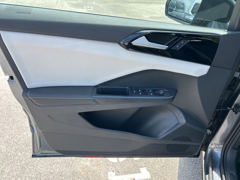 New 2025 Volkswagen Taos S image 10