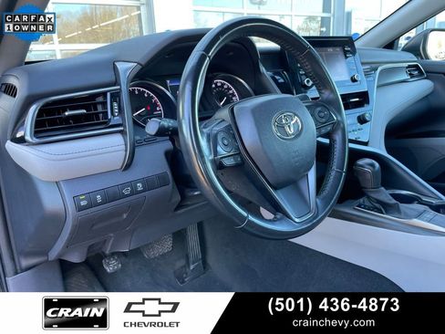 Used 2023 Toyota Camry SE image 9