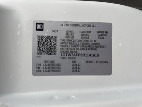 Used 2024 GMC Savana 2500 w/ Driver Convenience Package image 37