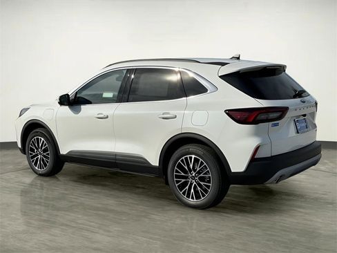 New 2026 Ford Escape SE w/ PHEV Premium Package image 5