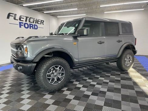 New 2025 Ford Bronco Badlands image 1