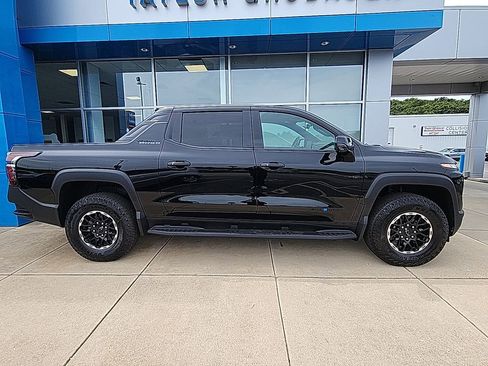New 2026 Chevrolet Silverado EV Trail Boss AWD/4WD image 9