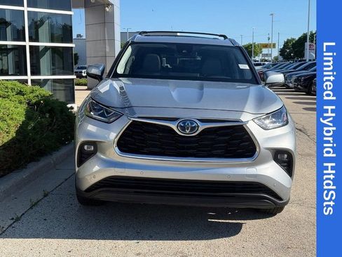 Used 2024 Toyota Highlander Limited FWD image 8