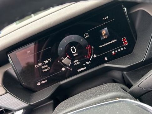 Used 2025 GMC Acadia Elevation w/ Elevation Premium Package FWD image 2