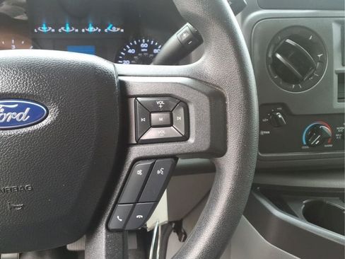 Used 2023 Ford E-450 and Econoline 450 Super Duty RWD image 29