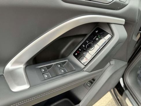 Used 2025 Audi Q5 Premium w/ Convenience Package image 19