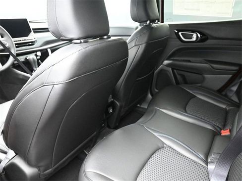 New 2026 Jeep Compass Latitude image 15