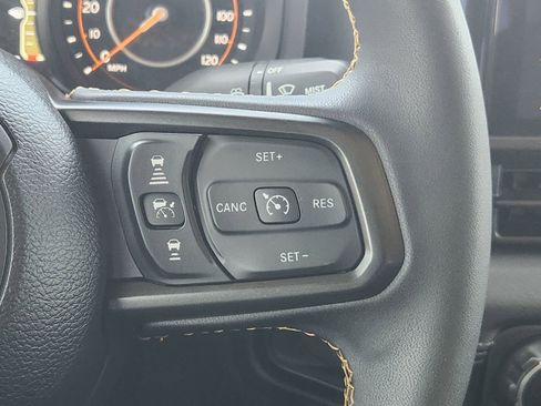 Used 2024 Jeep Gladiator Sport AWD/4WD image 32