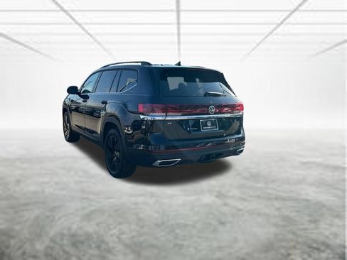 New 2026 Volkswagen Atlas SE FWD image 3