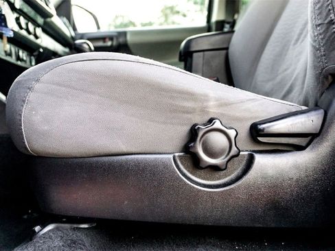 Used 2018 Toyota Tacoma SR5 image 12