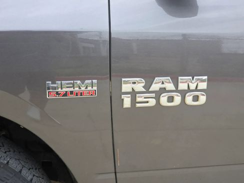 Used 2015 RAM 1500 Express RWD image 21