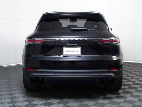 Certified 2022 Porsche Cayenne Platinum Edition w/ Premium Package Plus image 11