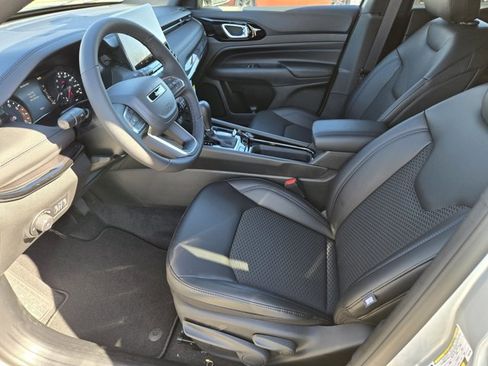 New 2026 Jeep Compass Latitude image 14