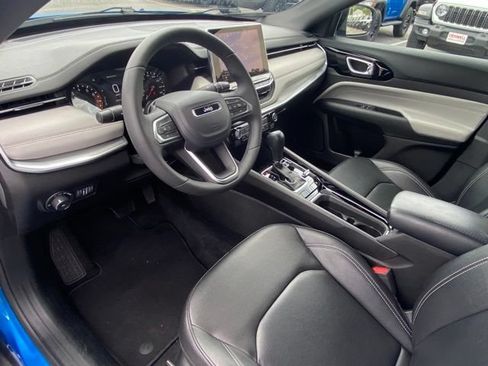 Used 2025 Jeep Compass Limited AWD/4WD image 13