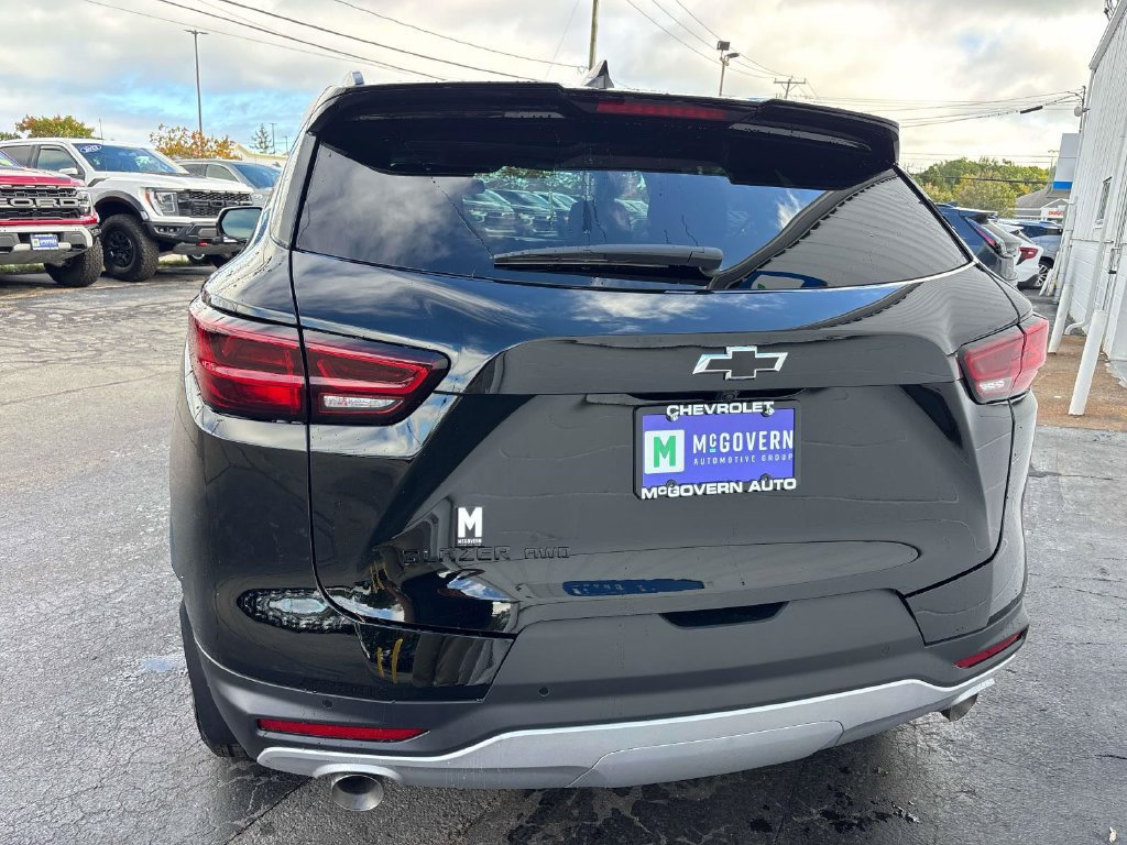 New 2026 Chevrolet Blazer LT w/ Midnight/Sport Edition AWD/4WD image 2