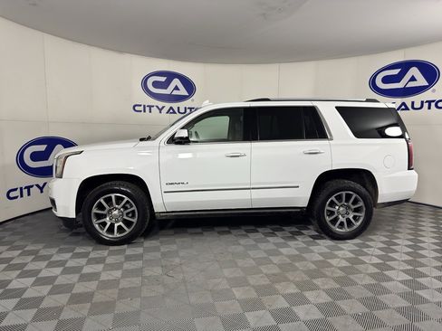 Used 2017 GMC Yukon Denali image 6