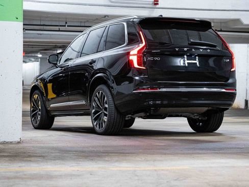 New 2026 Volvo XC90 T8 Plus w/ Protection Package Premier image 5