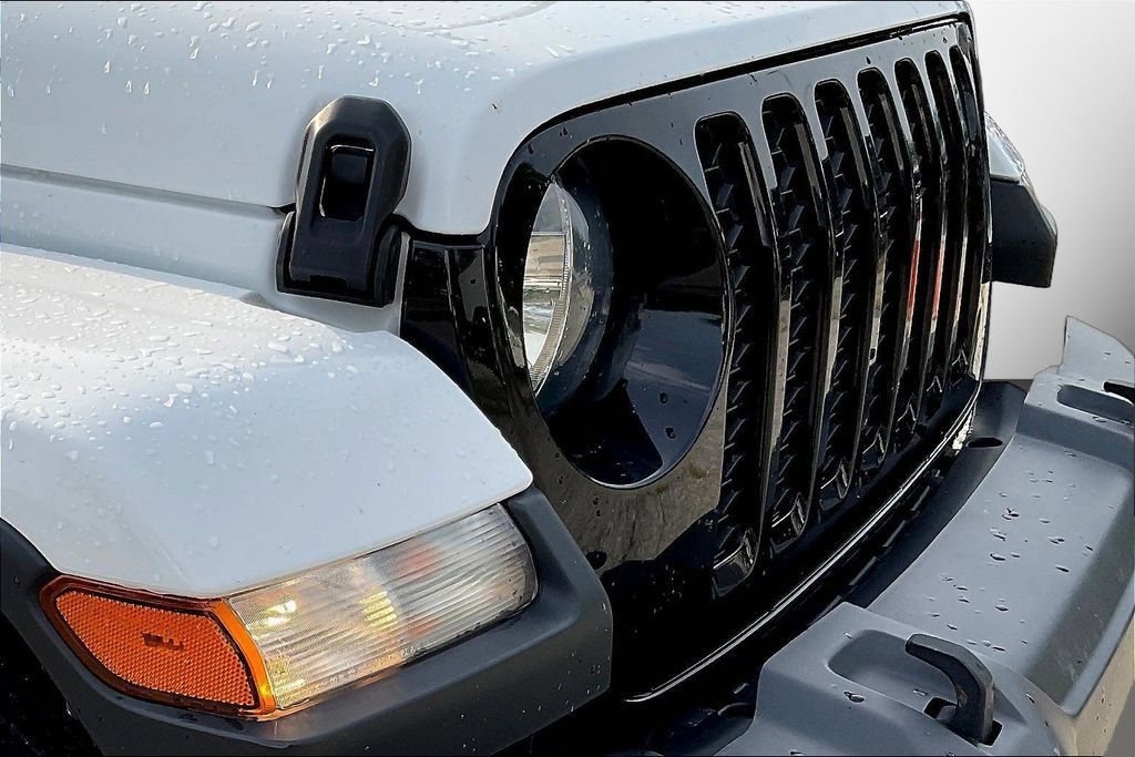 Used 2022 Jeep Gladiator Sport AWD/4WD image 33