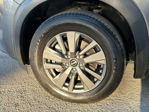 Used 2023 Nissan Pathfinder SV image 23