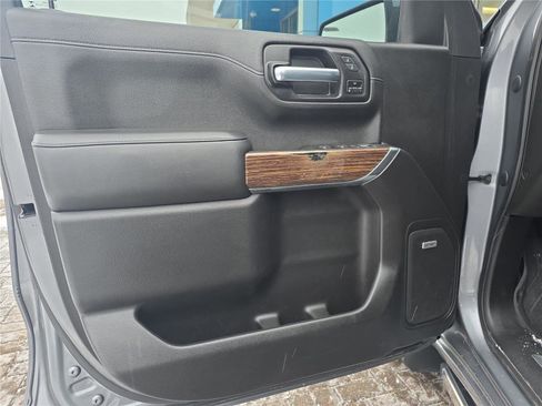 Used 2020 Chevrolet Silverado 1500 High Country w/ Technology Package AWD/4WD image 12