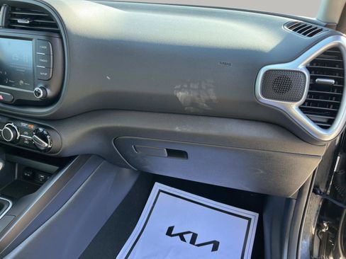 Used 2025 Kia Soul LX w/ LX Technology Package image 24