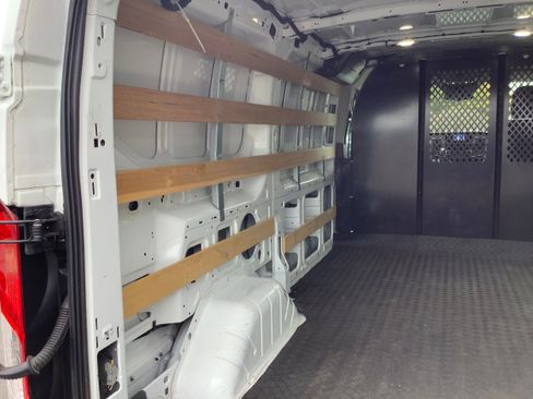 Used 2024 Ford Transit 250 Low Roof w/ Exterior Upgrade Package RWD image 8