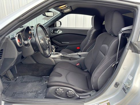 Used 2020 Nissan 370Z Coupe image 15