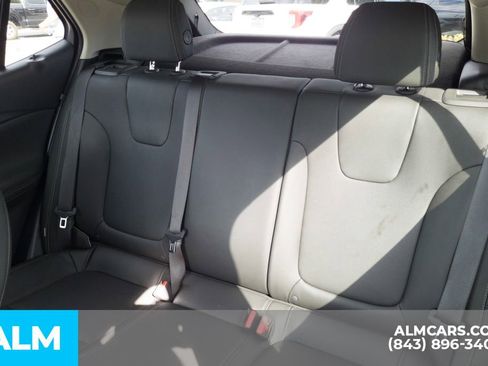 Used 2024 Buick Encore GX Sport Touring image 17