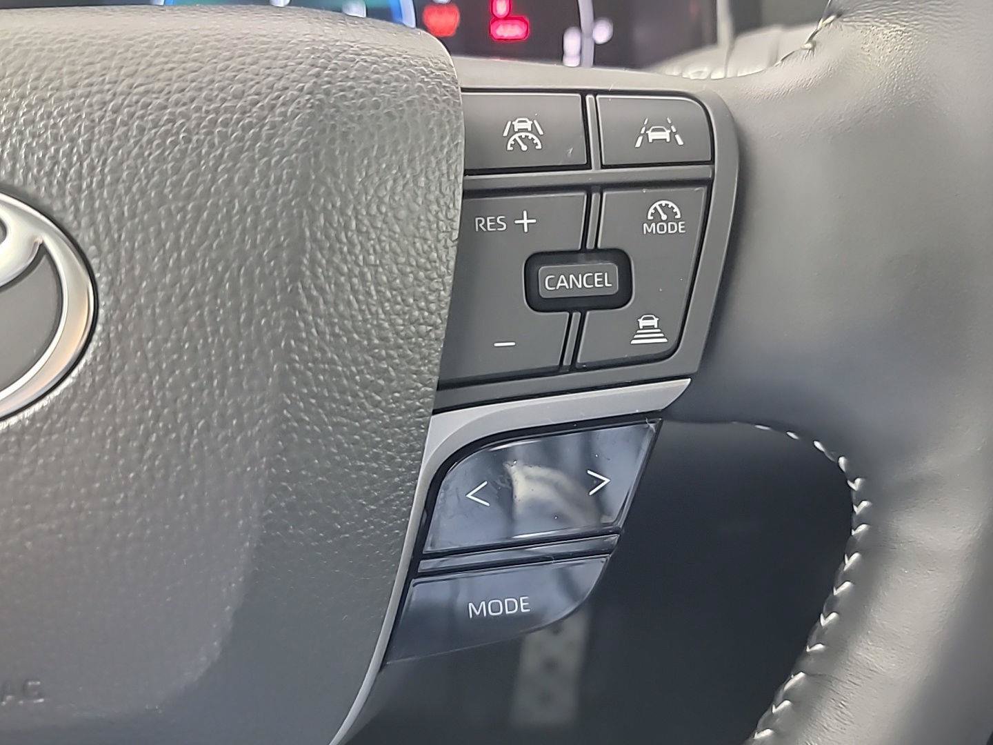 Used 2025 Toyota Camry SE w/ Convenience Package FWD image 25