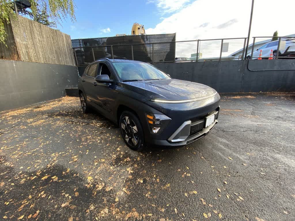 Used 2025 Hyundai Kona SEL FWD image 8