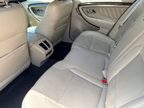 Used 2014 Ford Taurus Limited w/ Equipment Group 301A FWD image 15