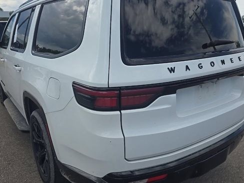 Used 2024 Jeep Wagoneer Series II AWD/4WD image 3