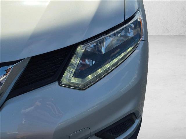 Used 2016 Nissan Rogue S FWD image 9