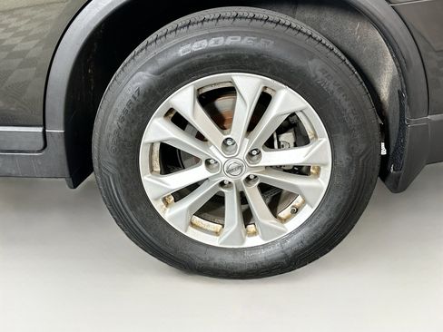 Used 2015 Nissan Rogue SV w/ SV Family Package FWD image 11