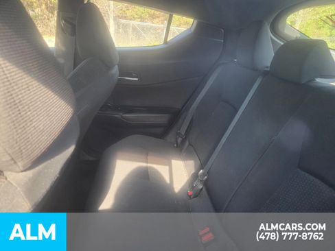 Used 2019 Toyota C-HR XLE image 6