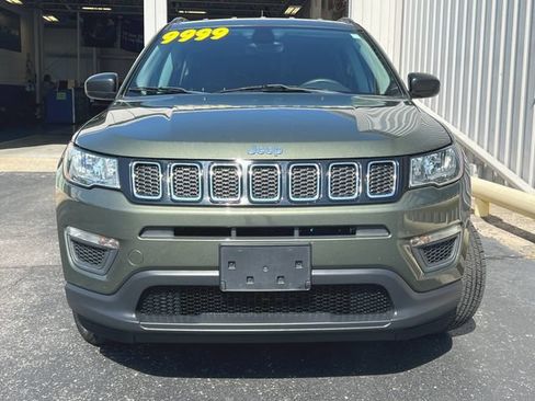 Used 2018 Jeep Compass Sport AWD/4WD image 3