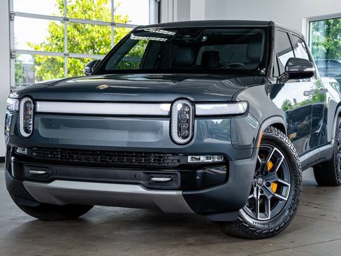 Used 2022 Rivian R1T Launch Edition image 2
