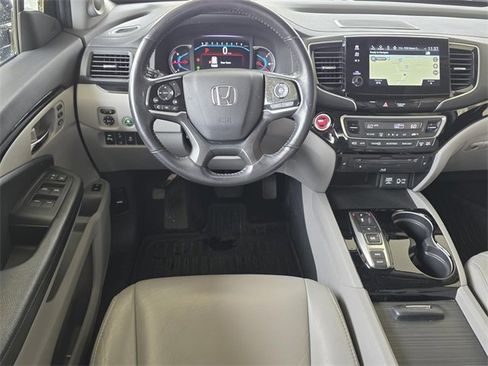 Used 2020 Honda Pilot Touring image 14