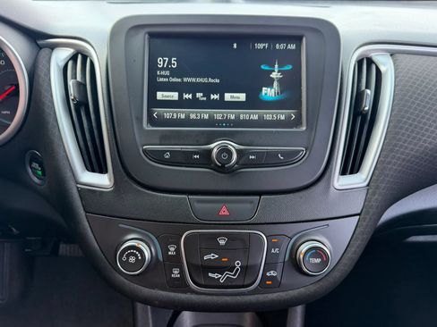 Used 2018 Chevrolet Malibu LS FWD image 13