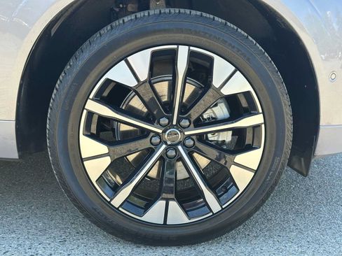 Used 2026 Volvo XC60 B5 Plus w/ Climate Package AWD/4WD image 9