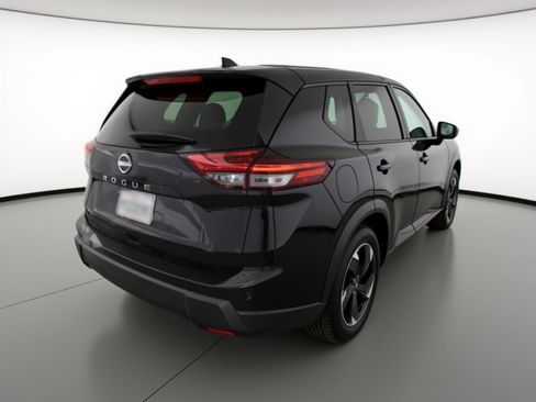 Used 2025 Nissan Rogue SV FWD image 9