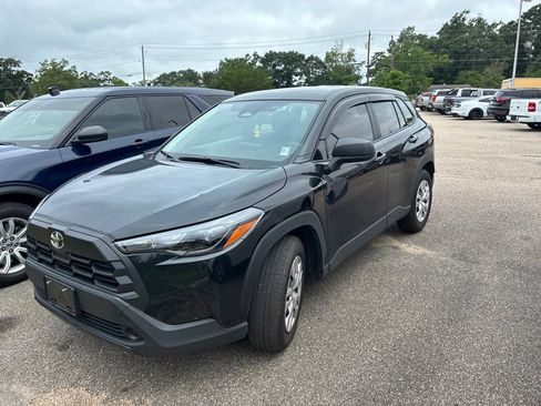 Used 2026 Toyota Corolla Cross L FWD image 2
