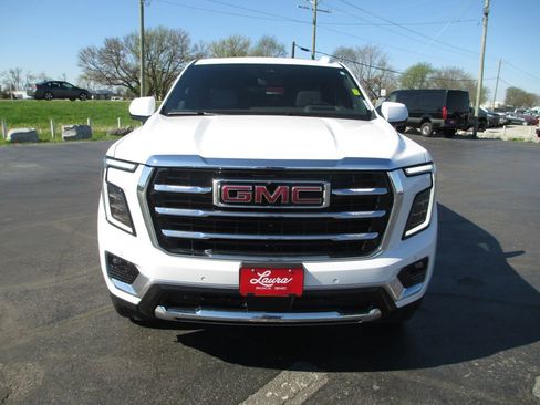 Used 2025 GMC Yukon XL Elevation w/ Elevation Premium Package image 12