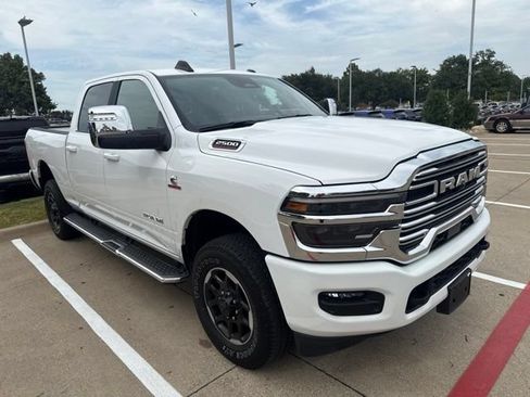 Used 2025 RAM 2500 Laramie AWD/4WD image 1