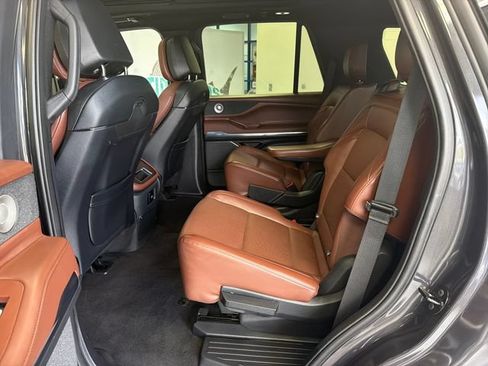 Used 2025 Lincoln Navigator Reserve AWD/4WD image 26