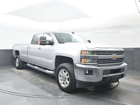 Used 2015 Chevrolet Silverado 2500 LT w/ LT Convenience Package AWD/4WD image 9
