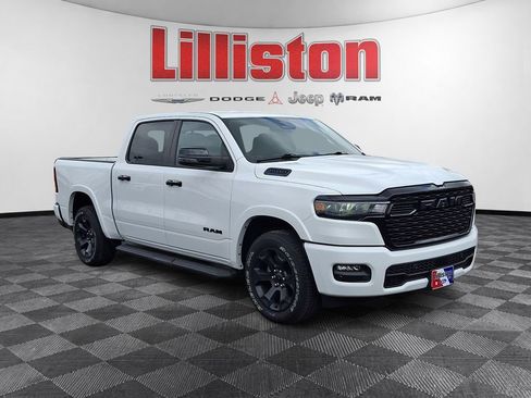 Used 2025 RAM 1500 Big Horn AWD/4WD image 3