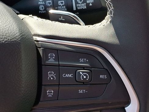 Used 2025 Jeep Grand Cherokee Laredo w/ Luxury Tech Group I AWD/4WD image 25